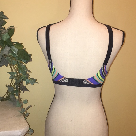 Victoria secrets sport bra - Picture 4 of 6